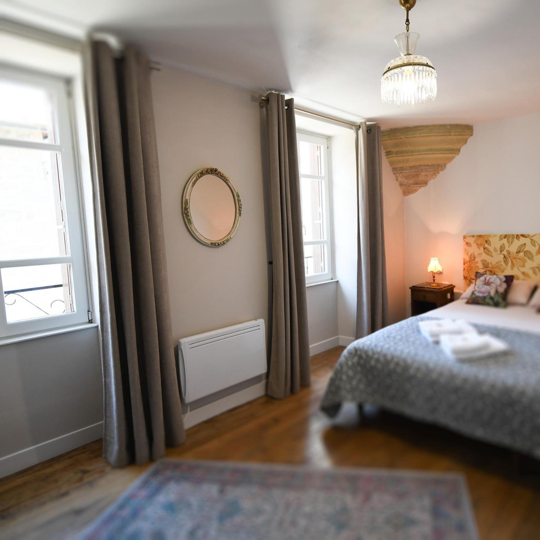 Bed and Breakfast Pat A Touille Treignac Экстерьер фото